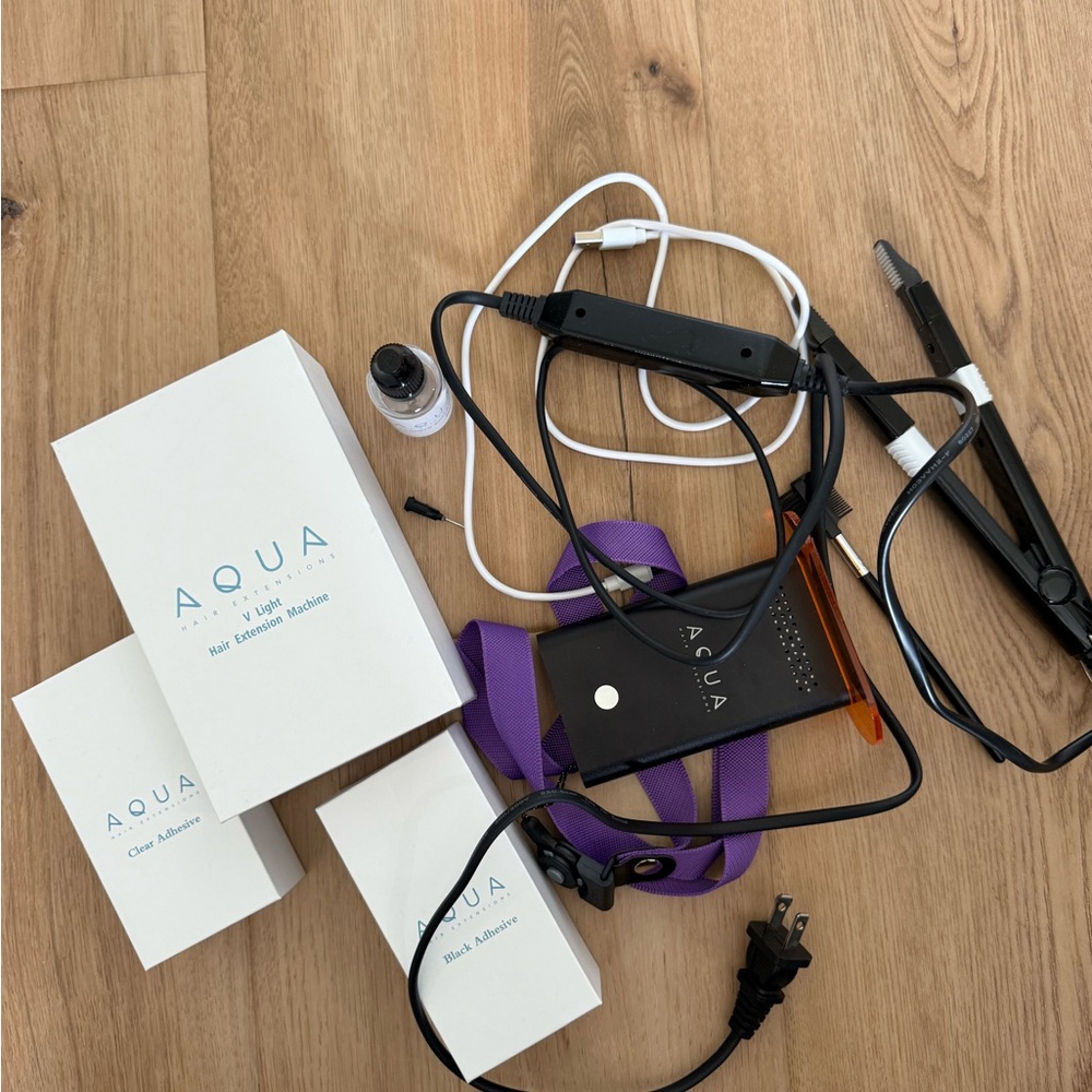 Aqua V light hair extension kit